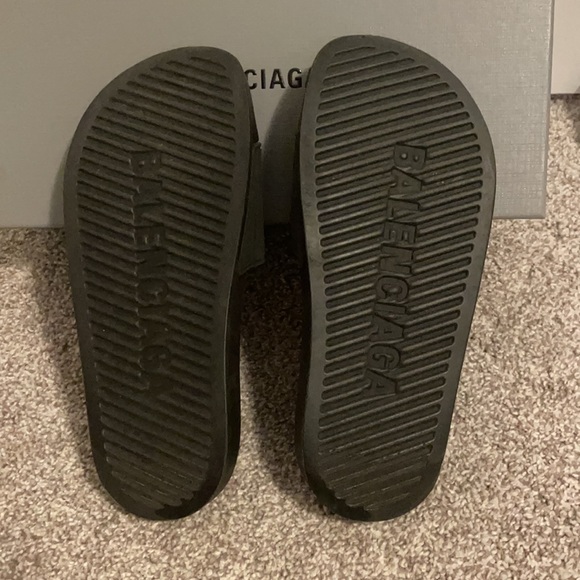 Balenciaga Slides - Picture 4 of 9